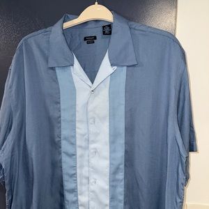 Van Heusen men’s blue button down short sleeve shirt